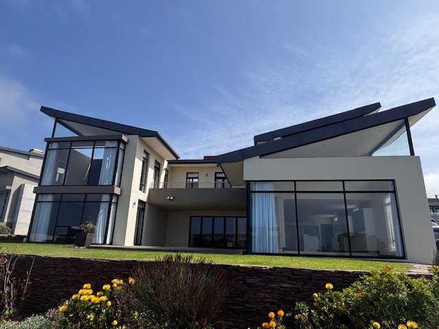 4 Bedroom Property for Sale in Oubaai Western Cape